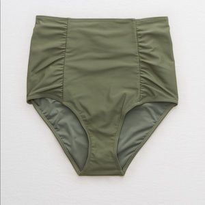 AE high waisted bottoms size M worn once